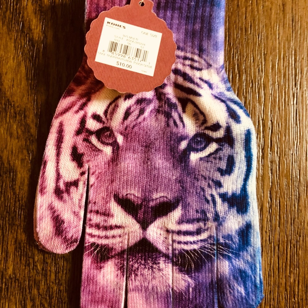 New Tiger gloves